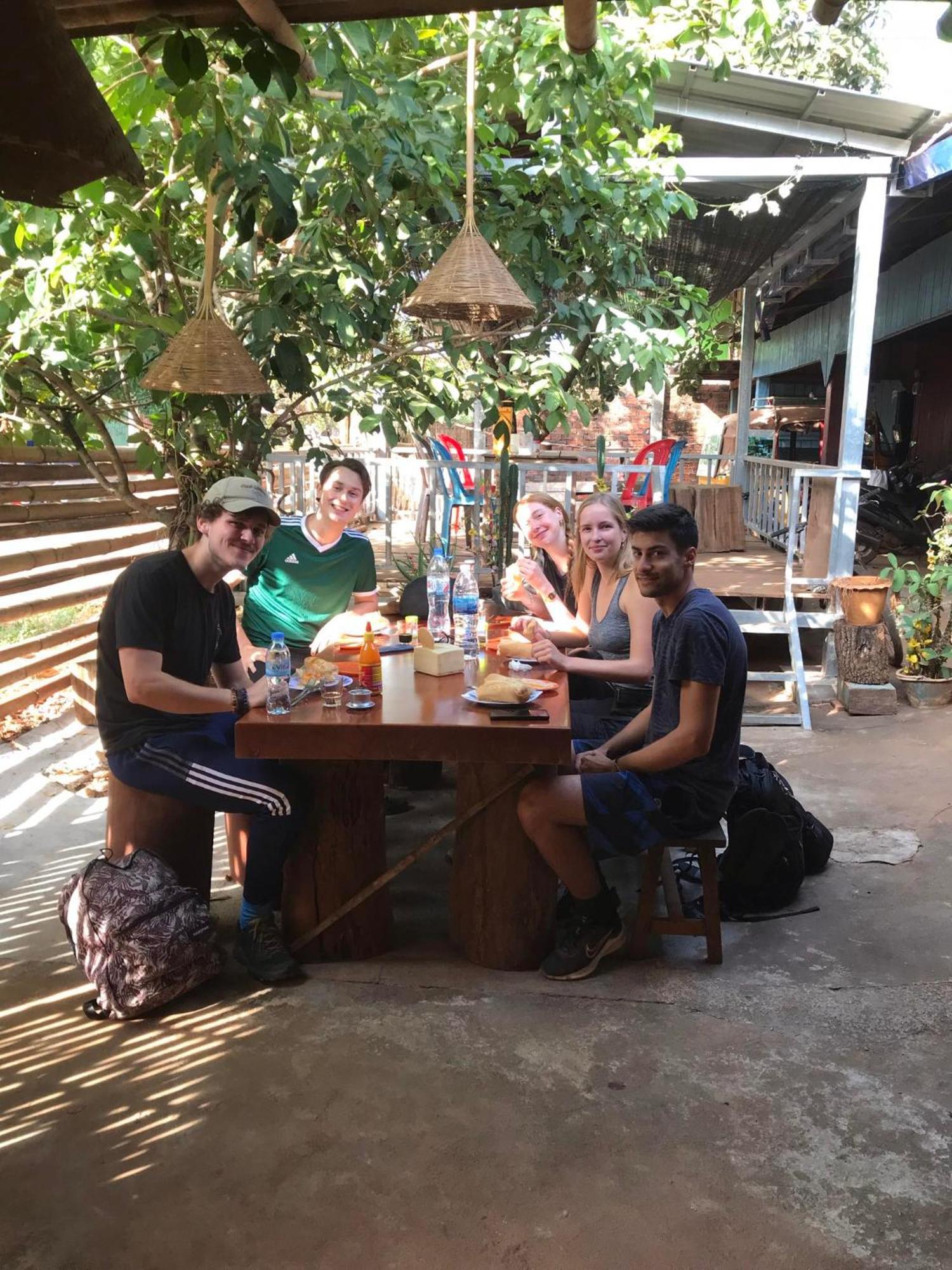 Happy Homestay Banlung & Trekking Екстериор снимка